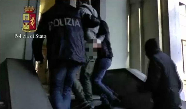 Terrorismo Napoli permessi soggiorno