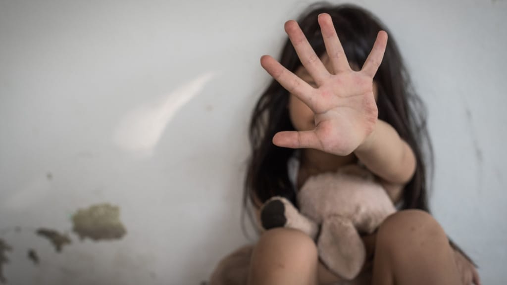 stupro-gruppo-boscoreale-bambina-10-anni