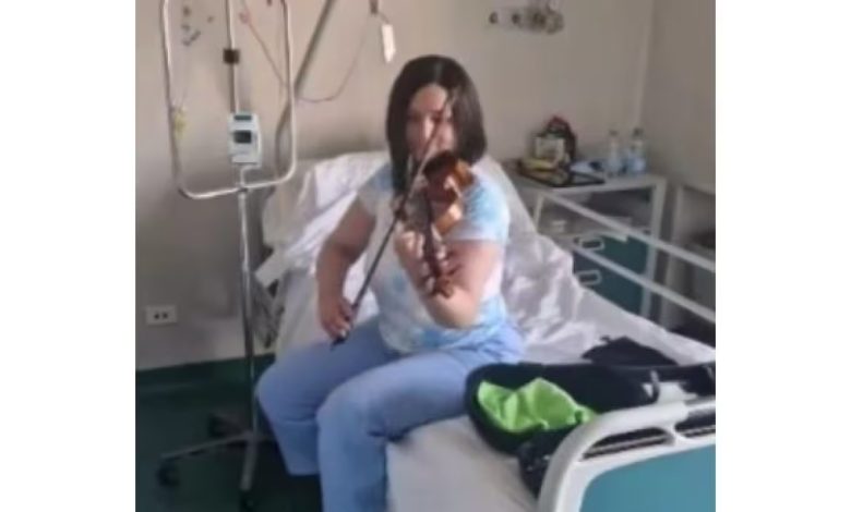 napoli violinista ucraina pascale suona malati