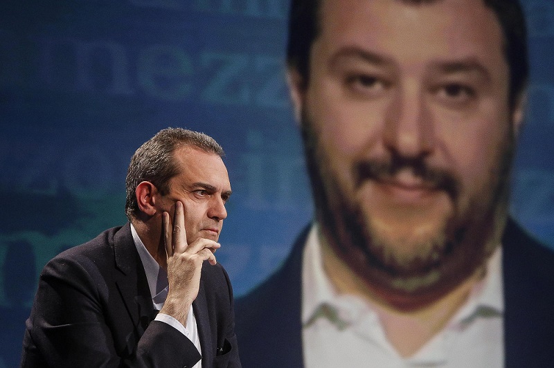 De Magistris, Minniti ha ceduto a capriccio Salvini