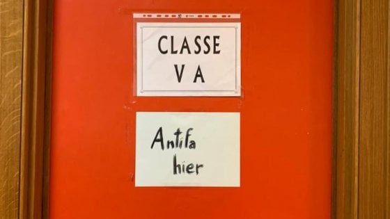 scuola-antifascista-napoli-liceo-vittorio-emanuele-II