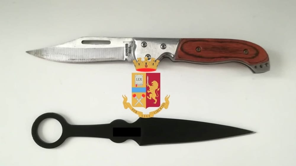 napoli-coltello-serramanico-pugnale-14enne