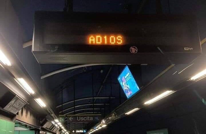 maradona-fermate-bus-metro-napoli-omaggio