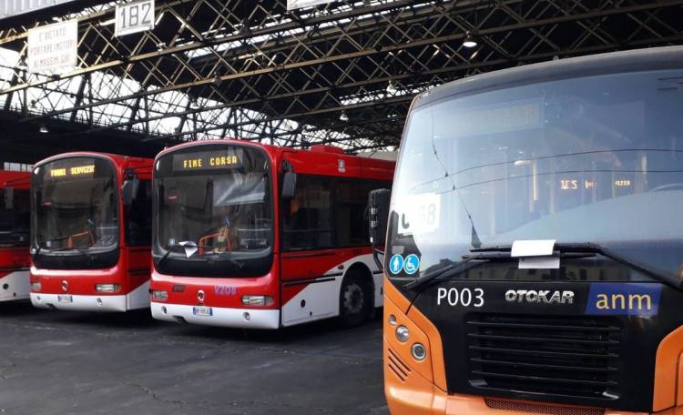 piano-trasporti-napoli-rientro-classe-scuole-superiori-linee-bus