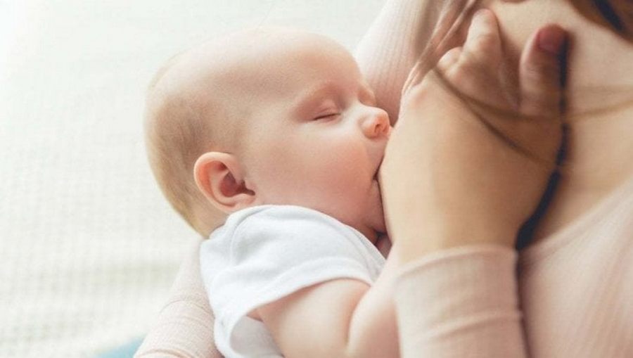 come-latte-materno-protegge-bambini-allergie-napoli