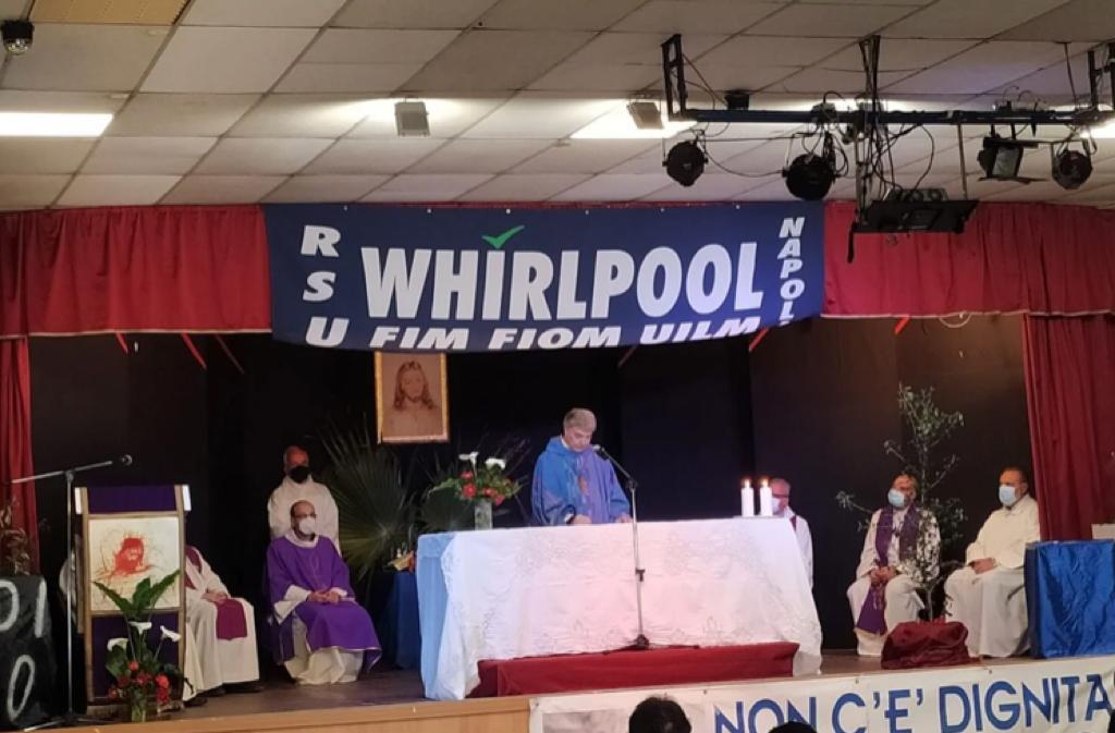 whirpool-arcivescovo-battaglia-cristo-ancora-crocifisso