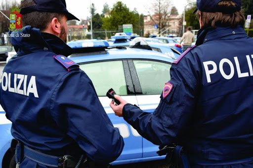 auto-rubata-oggetti-indumenti-carabinieri-arrestato-28enne