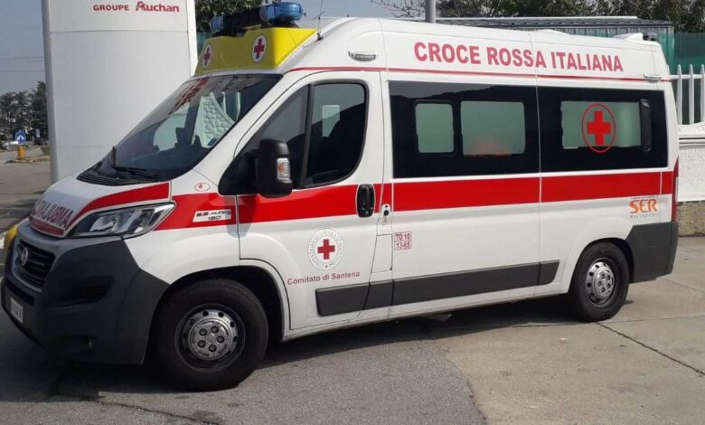 napoli-ambulanza-croce-rossa-rubata-abbandona-strada