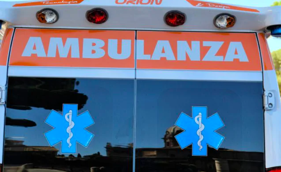 pianura prende calci pugni ambulanza paziente