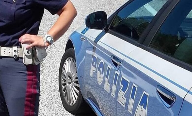 napoli-scappa-alt-sperona-polizia-arrestato