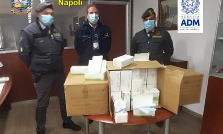 Napoli, maxi sequestro di mascherine cinesi