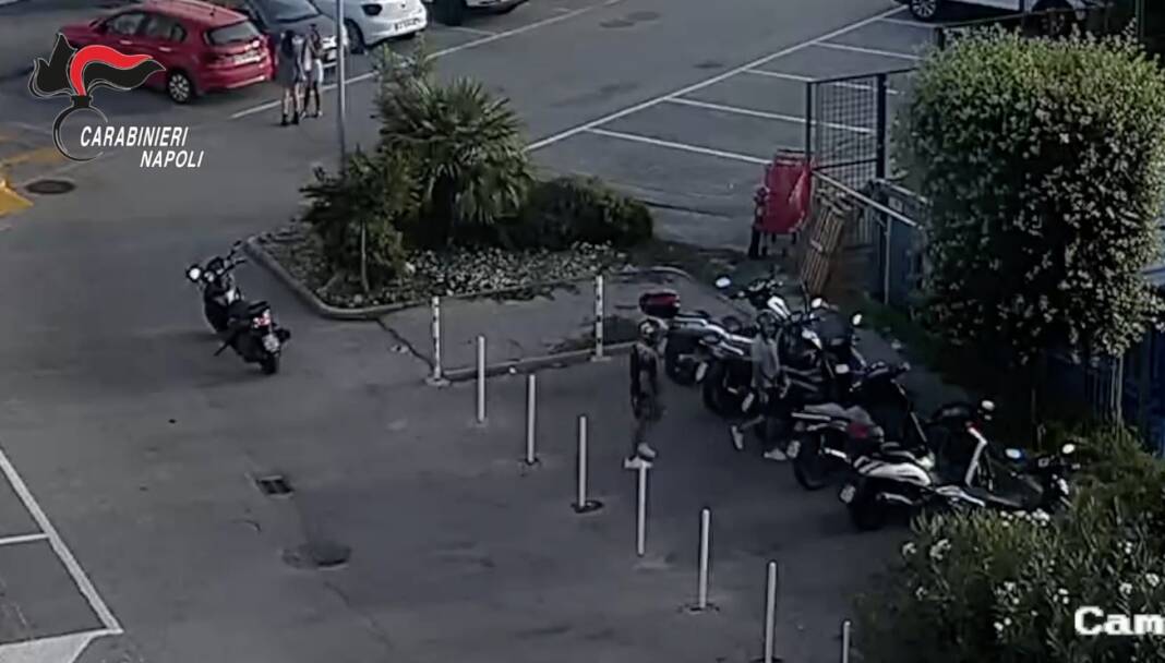 furti scooter centro commerciale quarto arresti