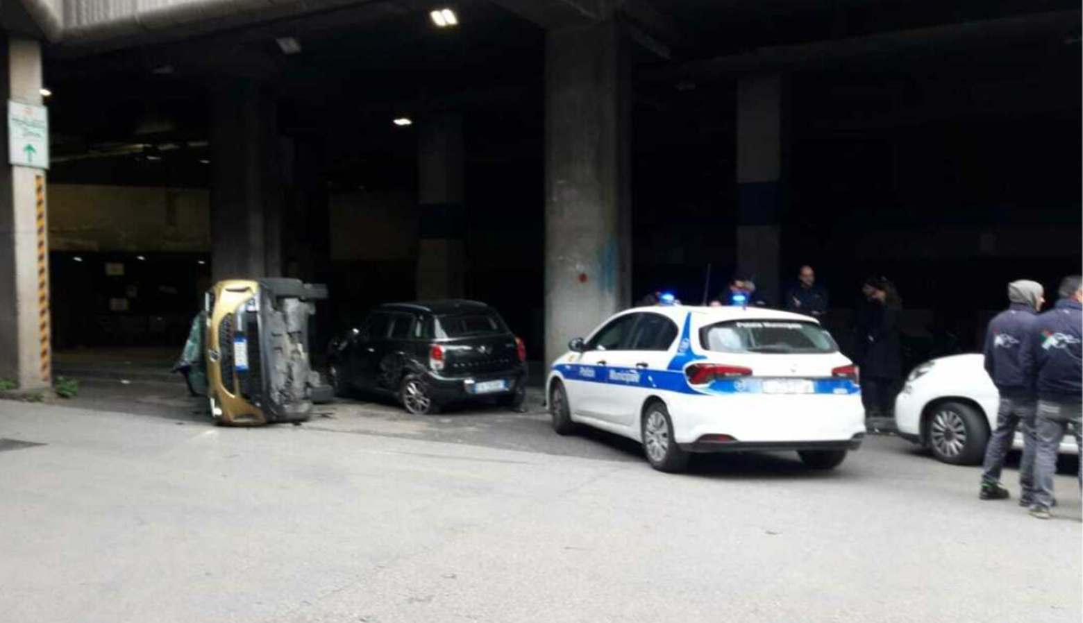 incidente Napoli auto
