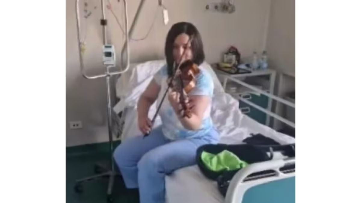 napoli violinista ucraina pascale suona malati