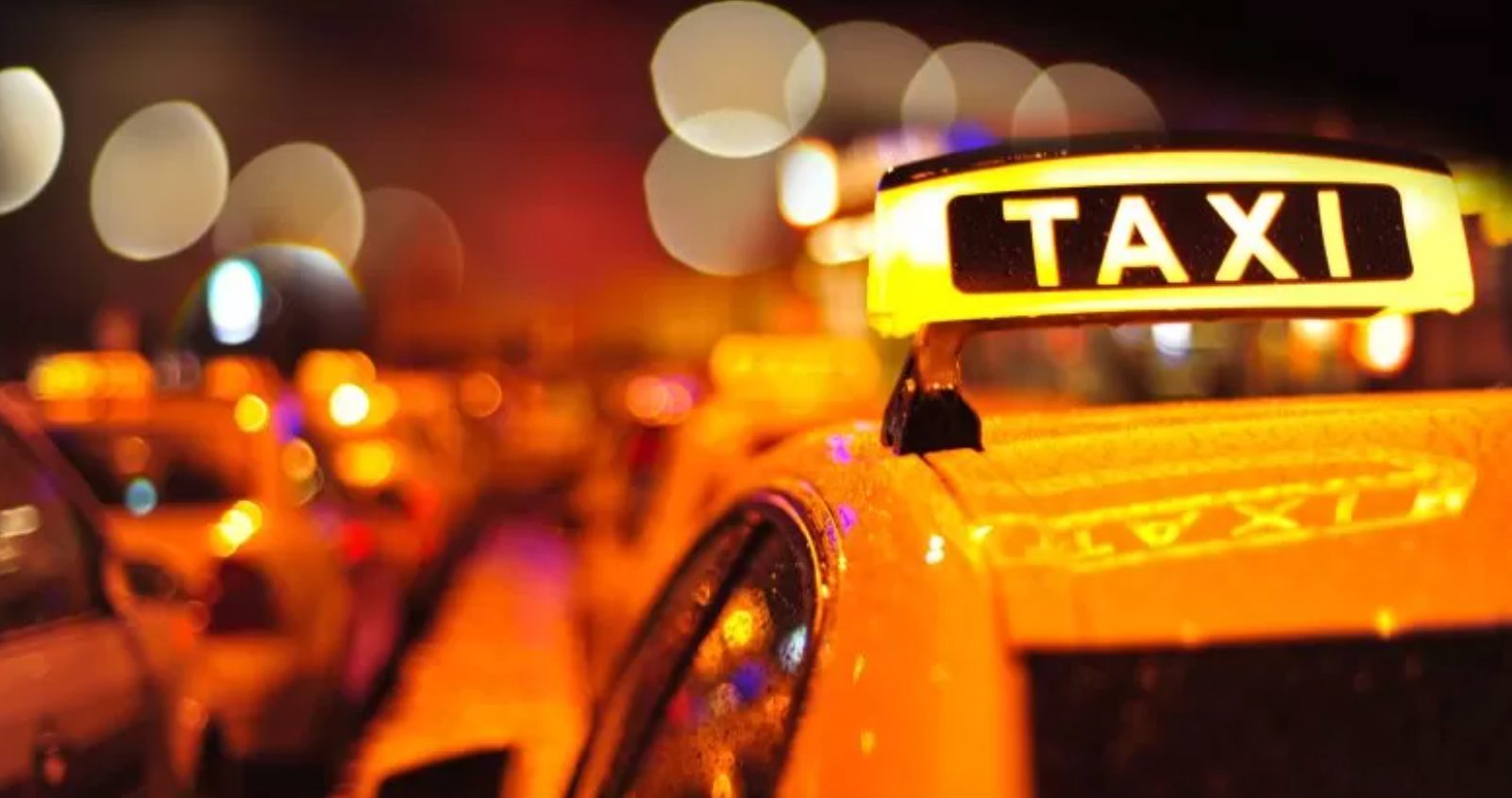 Napoli turisti pagano 100 euro taxi