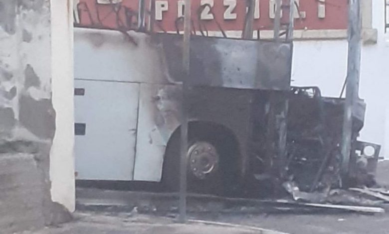 incendio autobus pozzuoli 28 agosto