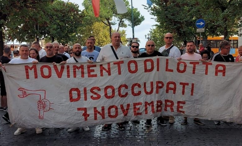 Napoli proteste Reddito cittadinanza