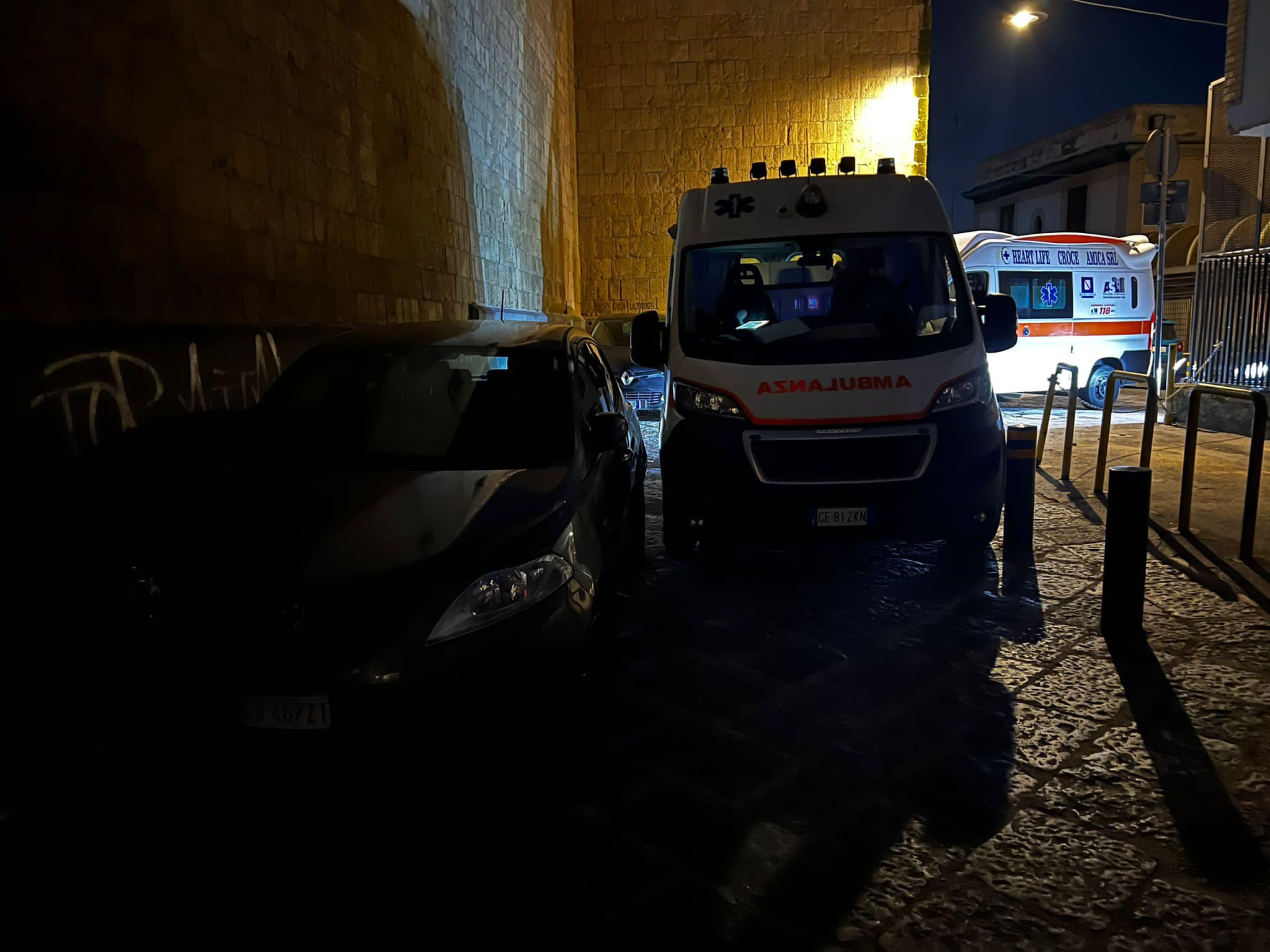 Napoli ambulanze bloccate
