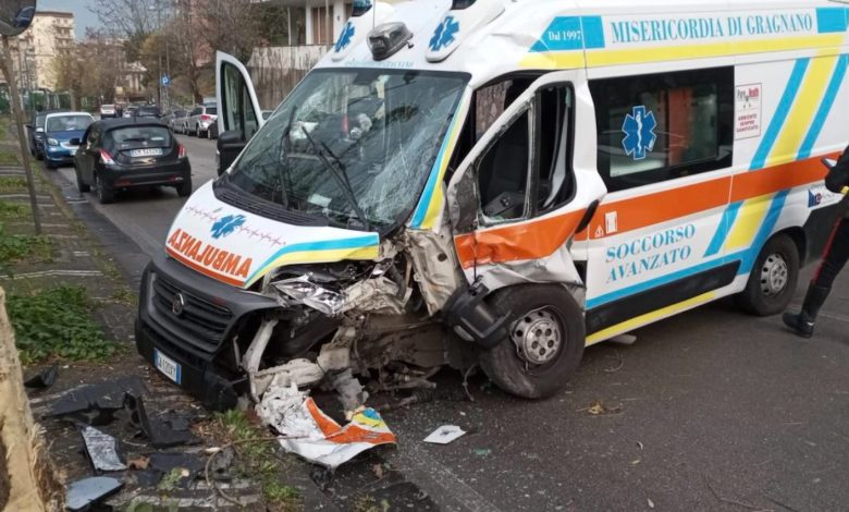 incidente ambulanza Castellammare