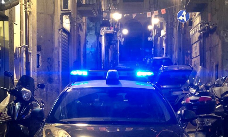 Napoli rapina sparatoria ferito