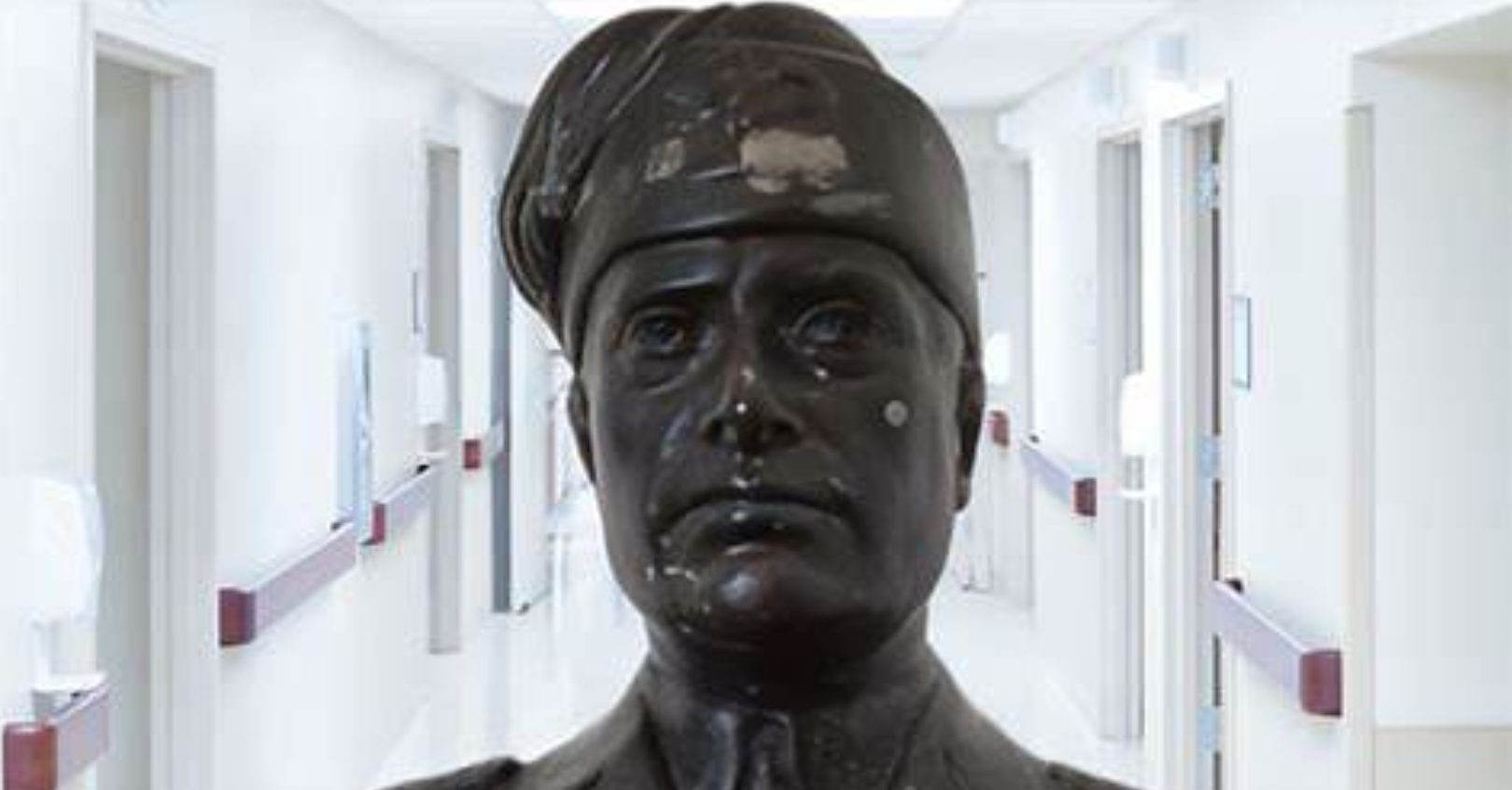 Busto Mussolini ospedale Cardarelli Napoli