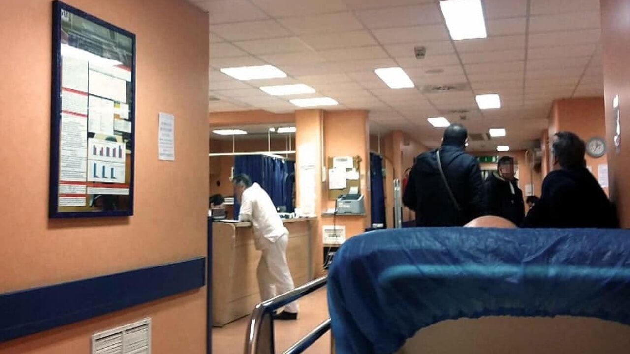 San Paolo Napoli medici infermieri aggrediti