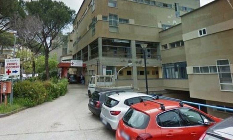 torre del greco tenta strangolare infermiera denunciata